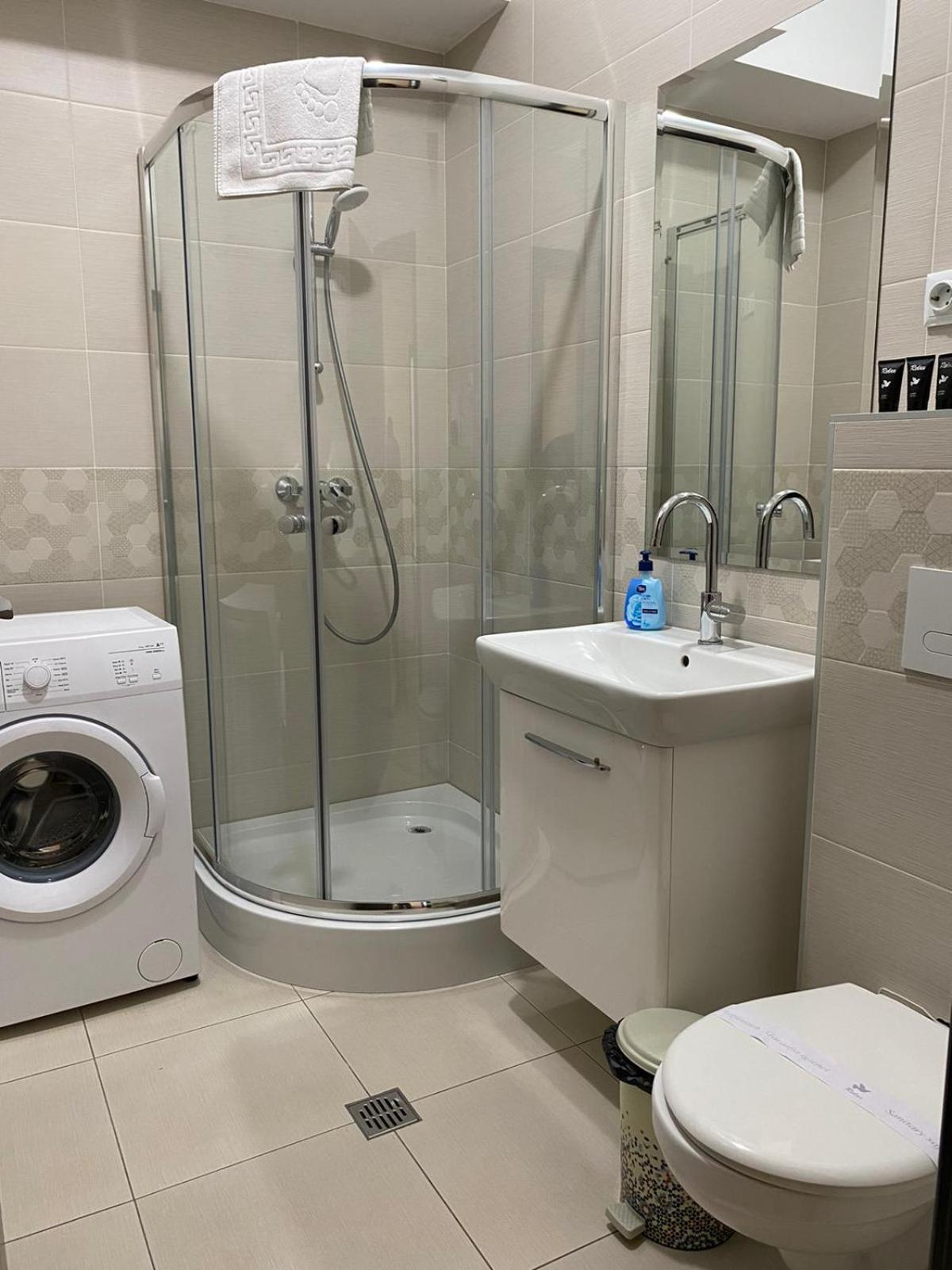 Luxury Glam Apartments Iasi At Lazar Palas Exteriör bild